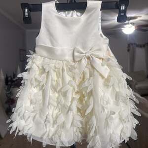 American Princess Girls Ivory Sleeveless Flower Girl Dress with 3D Petals